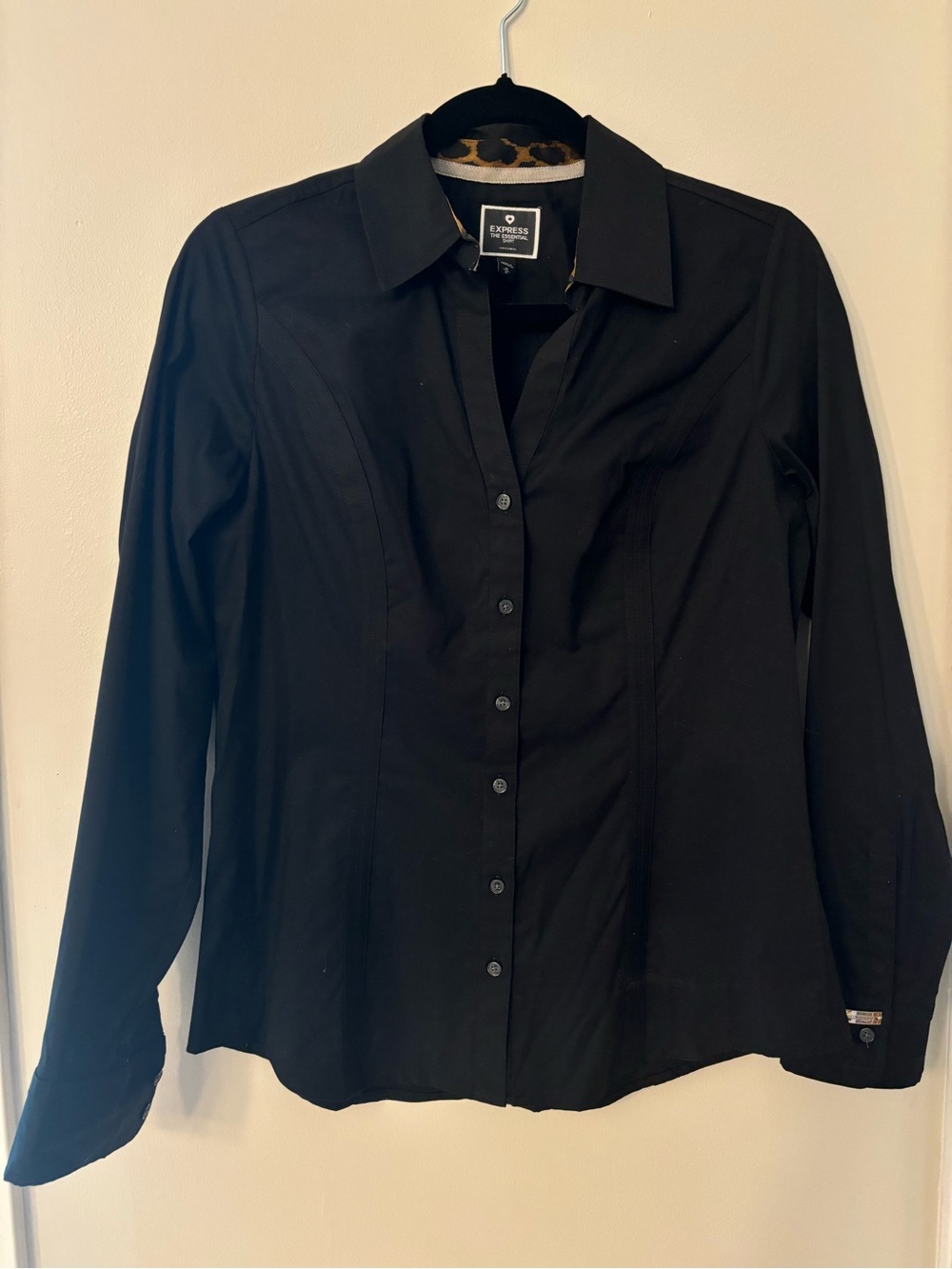 Express Black Long-Sleeve Button-Down Shirt - Fitted Silhouette